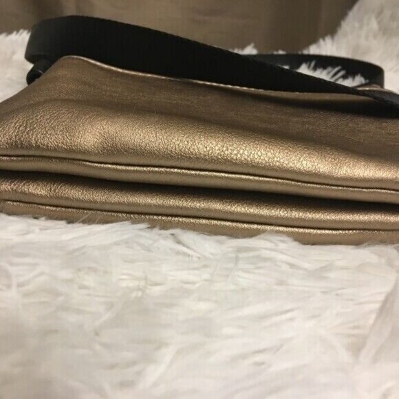 Kenneth Cole Reaction Gold Shoulder Bag Purse Crossbody Messenger Faux leather - Picture 5 of 5